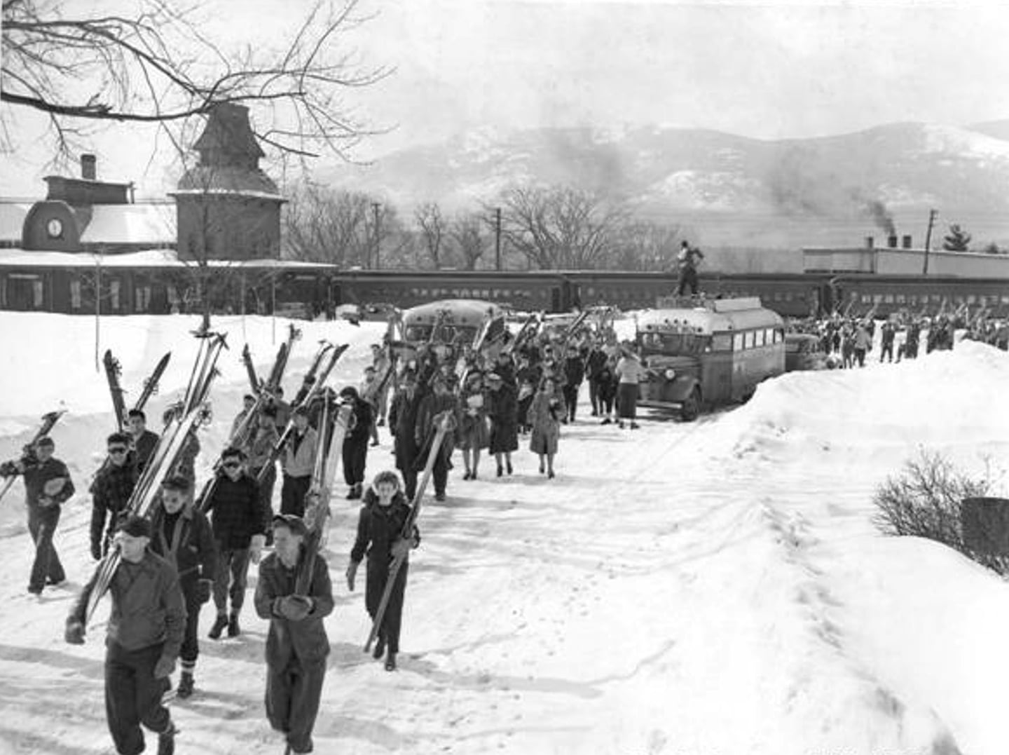 Лыжники в Норт-Конвее, 1946 год.