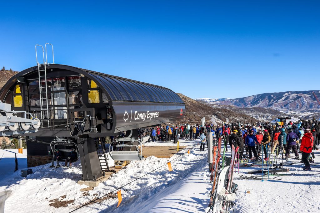 ФОТО: Новый кресельный подъемник Coney Express открыт для работы в Сноумассе