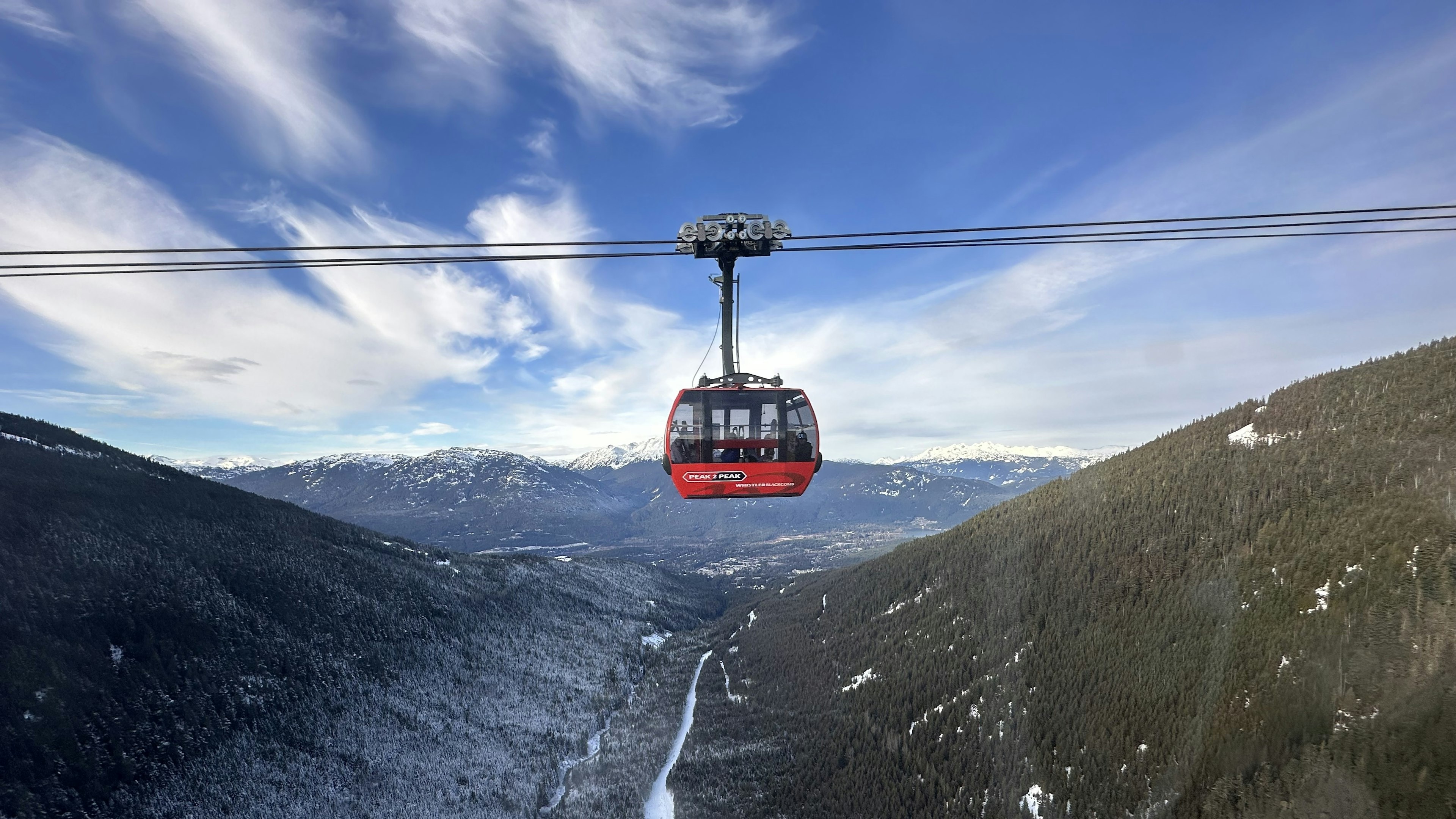 Peak 2 Peak Gondola соединяет горы Уистлер и Блэккомб.