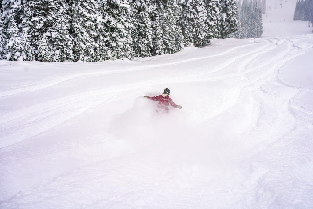 Несколько лыжных курортов в Колорадо стали рейтингами Ski Magazine из 30 лучших курортов на Западе. Но только 1 сделал топ -10.
