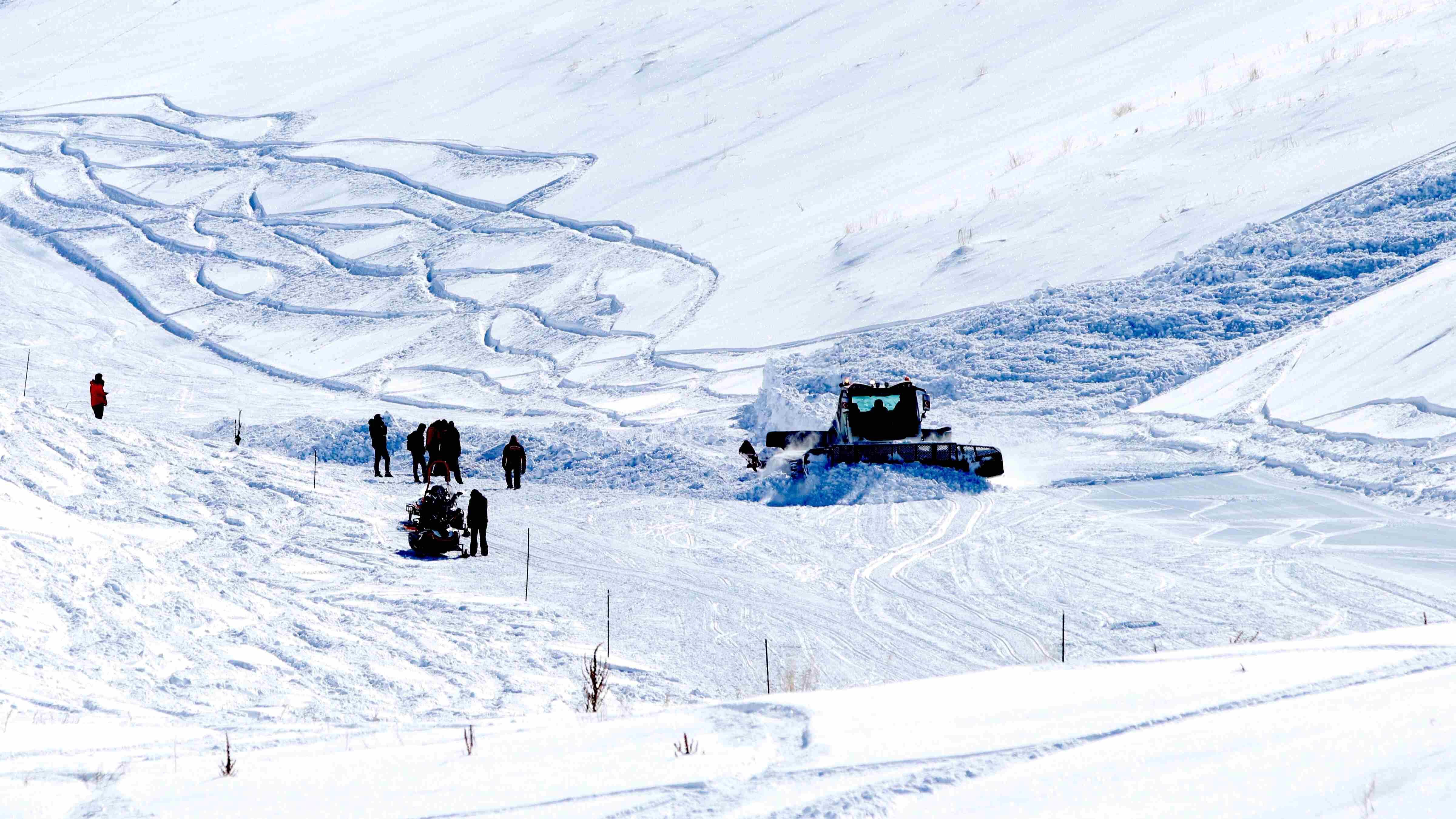Avalanche попадает в ограниченную лыжную зону в Эрзуруме Паландекен