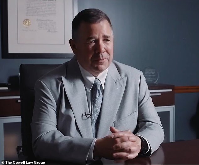 Кевин Колвелл (на фото), 53 года, который создал юридическую группу Colwell, умер после того, как в субботу получили ранения недалеко от тропы Сагамор на горе Гора.