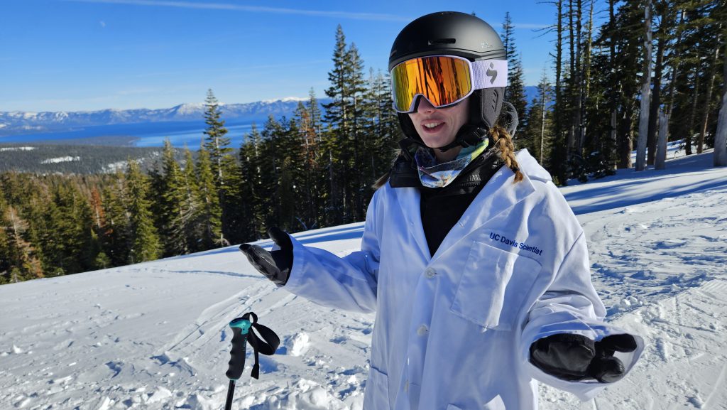 Центр экологических исследований Tahoe провел «лыж с ученым» в Palisades Tahoe