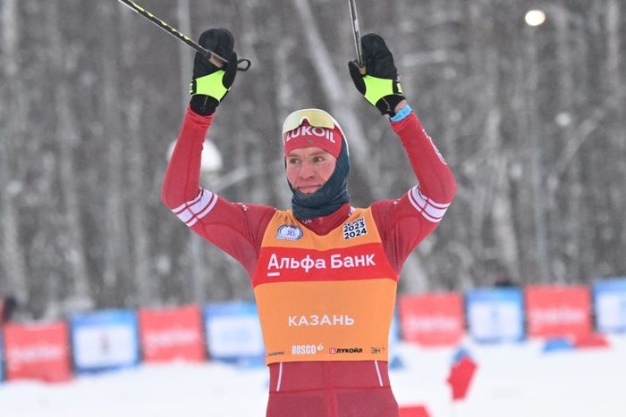 Большунов — чемпион 10 км гонки свободным стилем на чемпионате России в Казани