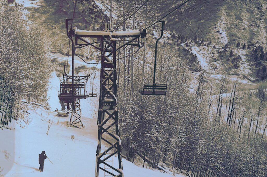 Sunlight Mountain Resort в Гленвуд -Спрингс планирует уйти в отставку два исторических подъемника после этого предстоящего зимнего сезона. Сегундо является самым старым операционным лифтом в штате и впервые был установлен на Аспен Маунтин в 1954 году, прежде чем приехать на солнечный свет в 1973 году.