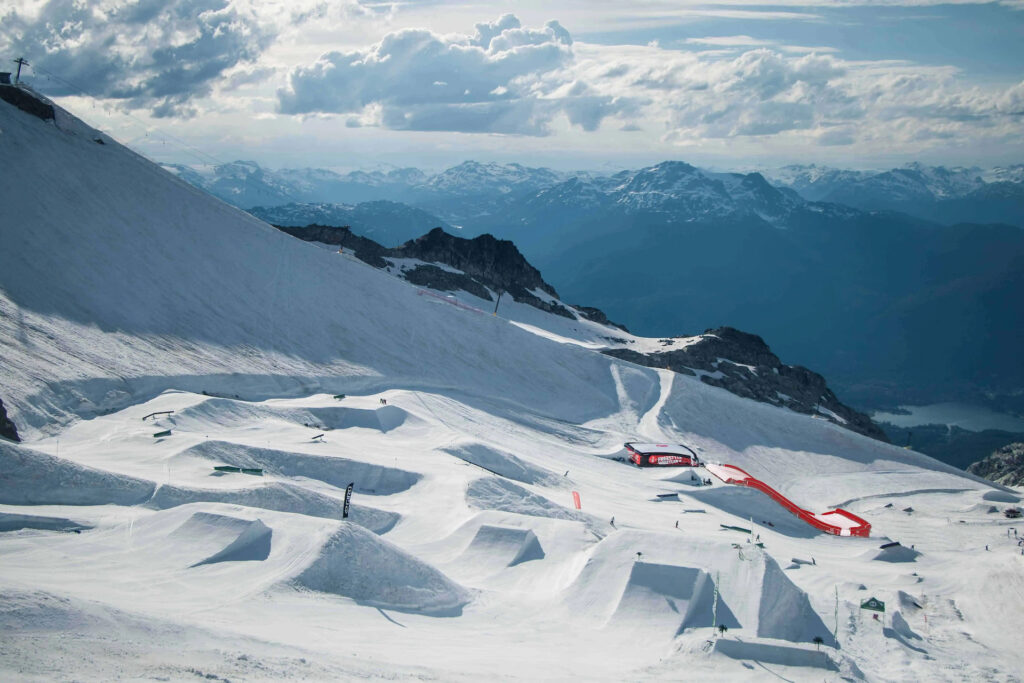 Sommentum Летние лыжные лагеря в Whistler BlackComb, Канада.