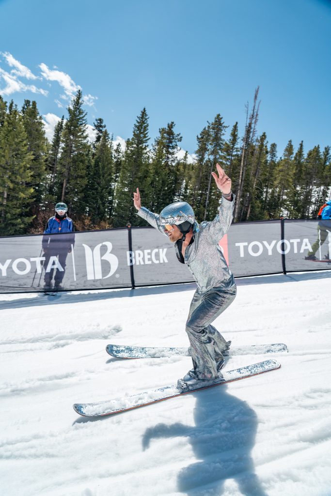 Фотографии: Проверьте большие всплески и забавные костюмы в пруду Breckenridge Ski Resort Skim