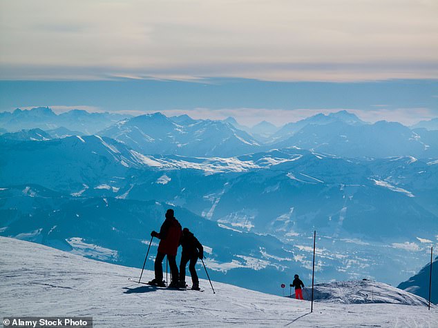 Лэмми и его жена попросили отвезти в Флейн, лыжный курорт в Haute Savoie, Франция
