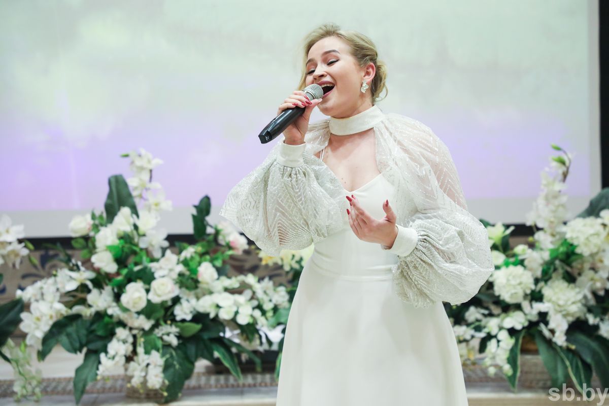 «В Минске прошел вечер семейного чтения «Бацькоўскі дар»»