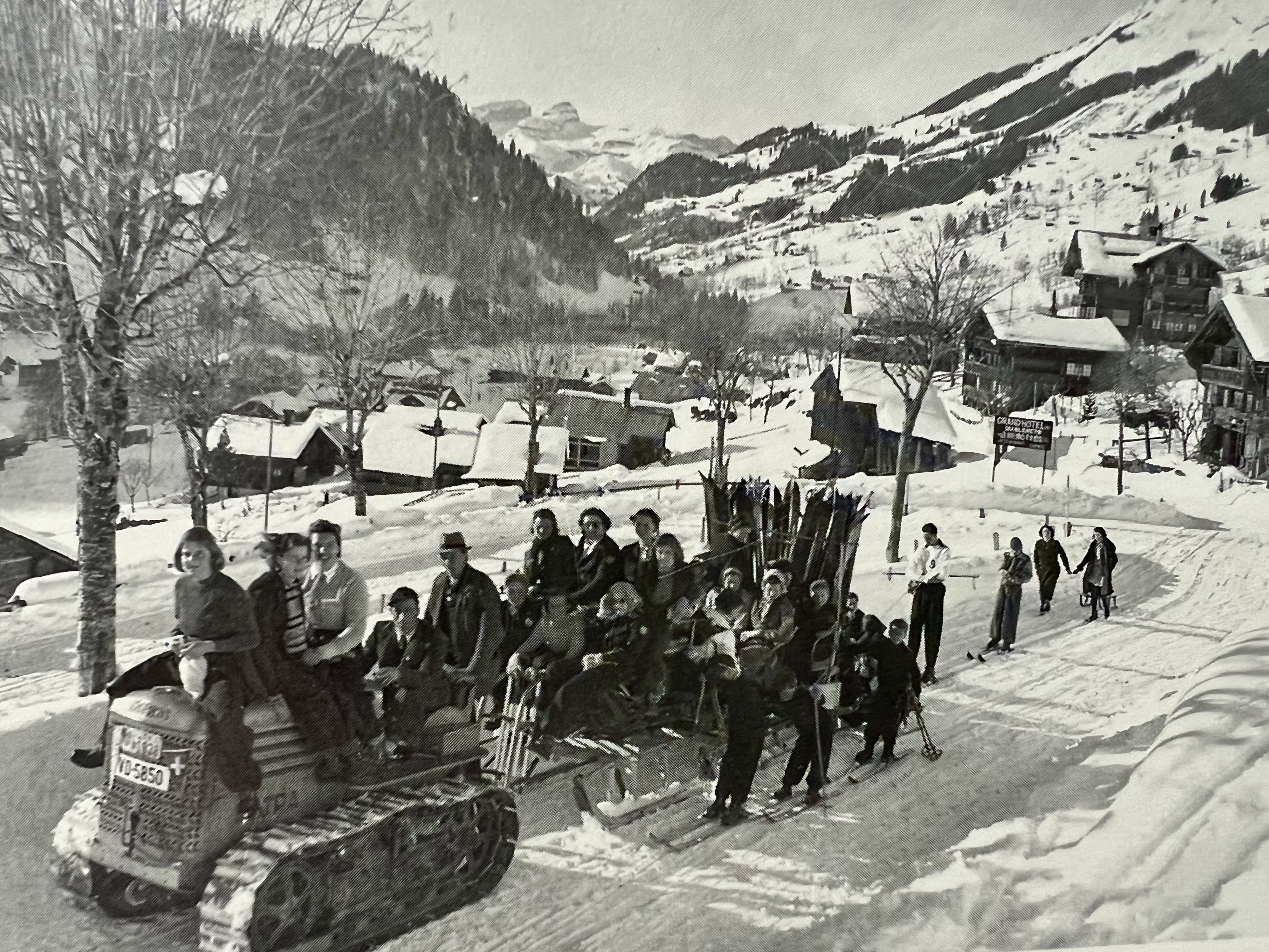Подъёмник с тракторной тягой в Ле-Диаблере, между 1939 и 1941 годами. Jacky and Francine / Les Diablerets Vers L’Eglise