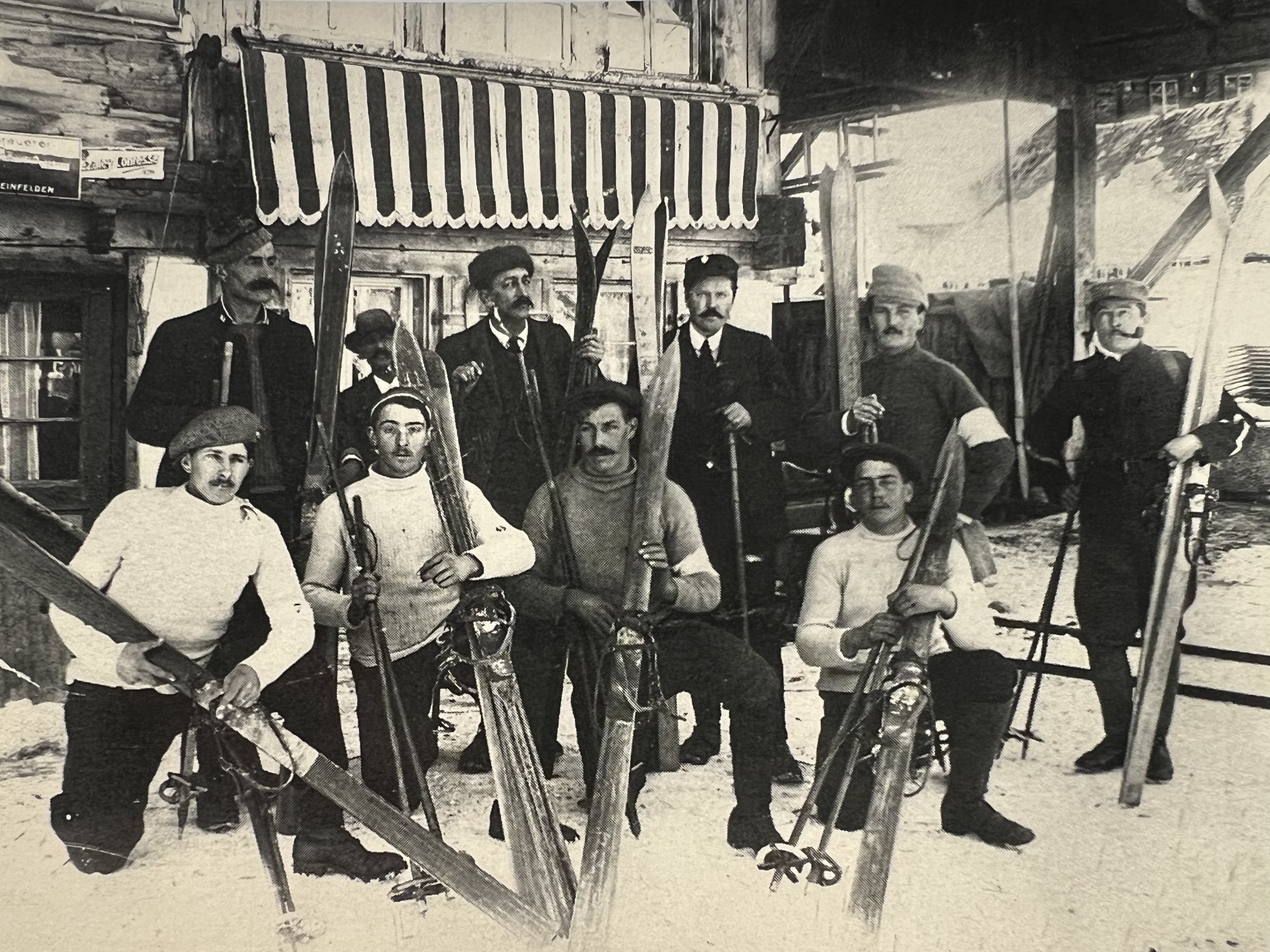 Лыжная гонка по маршруту Диаблере–Гштайг (Diablerets–Gsteig), 1920 год. Francine Pereten / Les Diablerets Vers L’Eglise