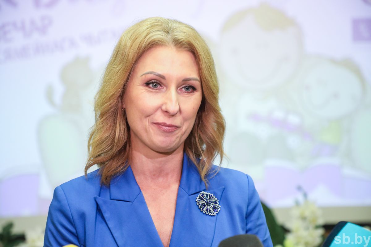 «В Минске прошел вечер семейного чтения «Бацькоўскі дар»»