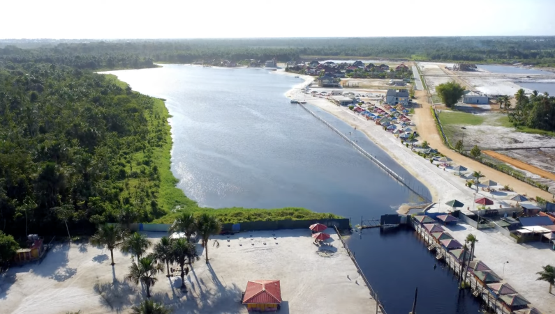 Семейная прогулка трагически трагически в аварии на лыжных лыжах в Splashmins Resort