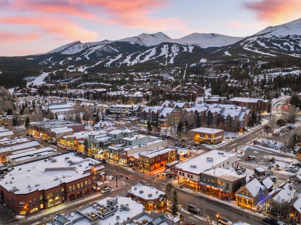 Брекенридж соседства подает иск против Breckenridge Grand Vacations, Vail Resorts на фоне планирования нового отеля