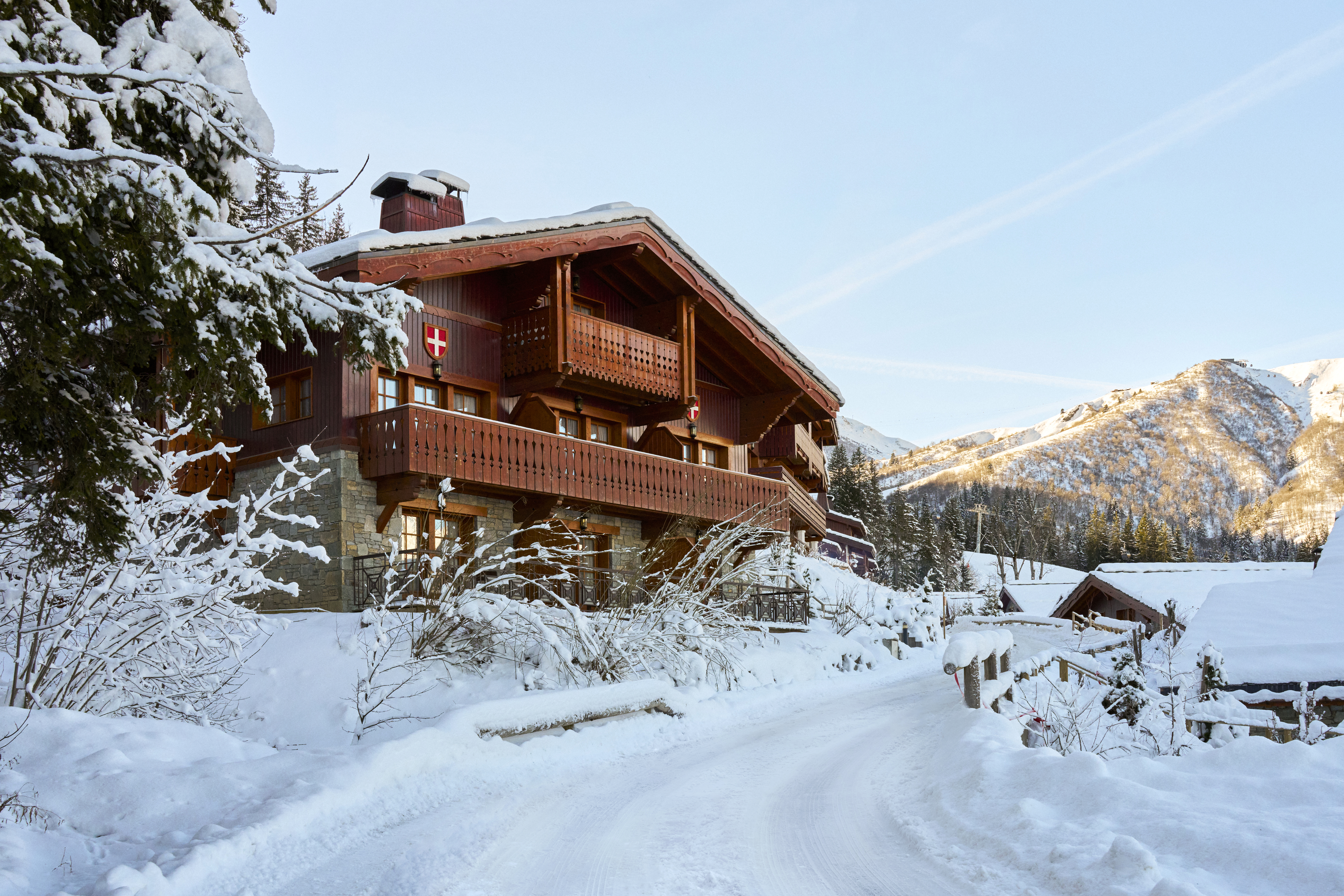 Valmorel Chalet-Apartments, Valmorel, Франция-одна из лучших горнолыжных шале с обслуживанием