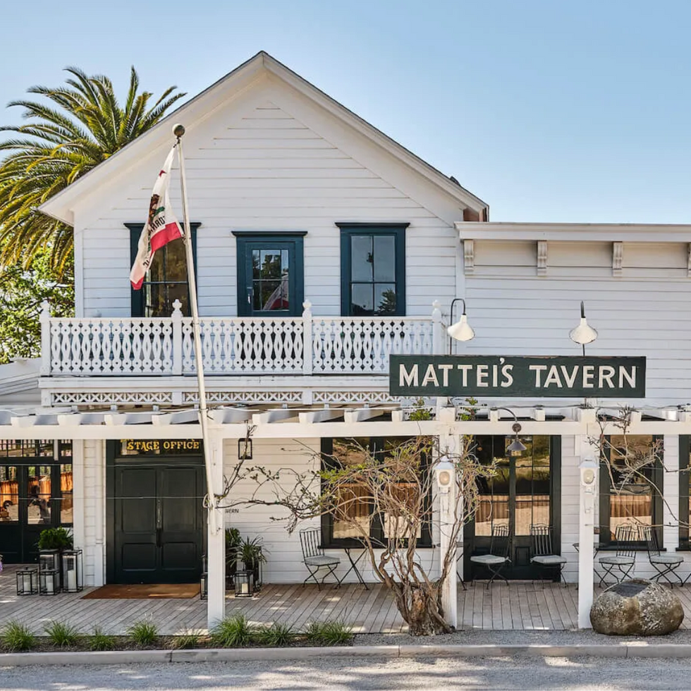 The Inn в Tavern Mattei \ U2019S в Лос -Оливосе, Калифорния