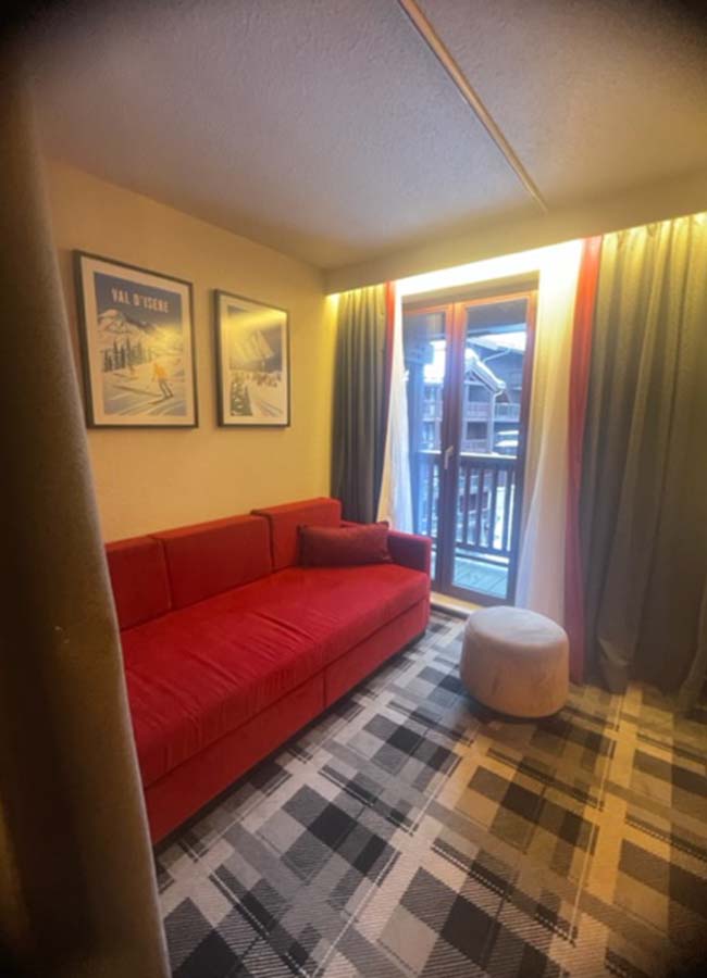 Val D'isère Skker Review