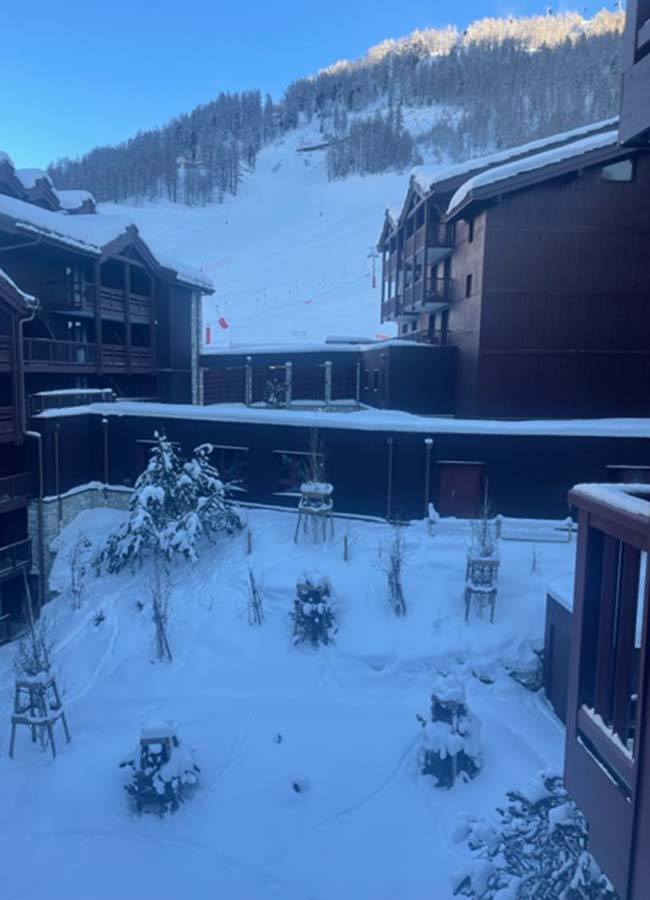 Val D'isère Skker Review