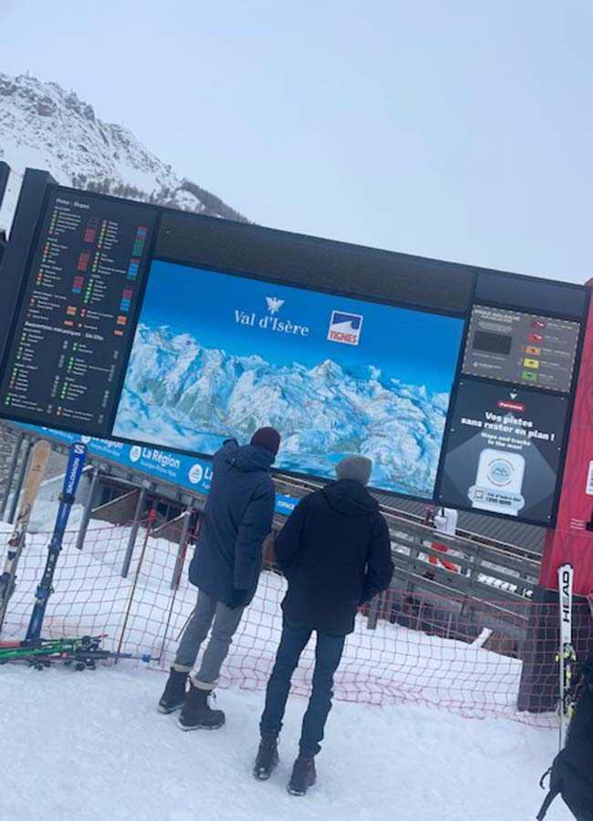 Val D'isère Skker Review