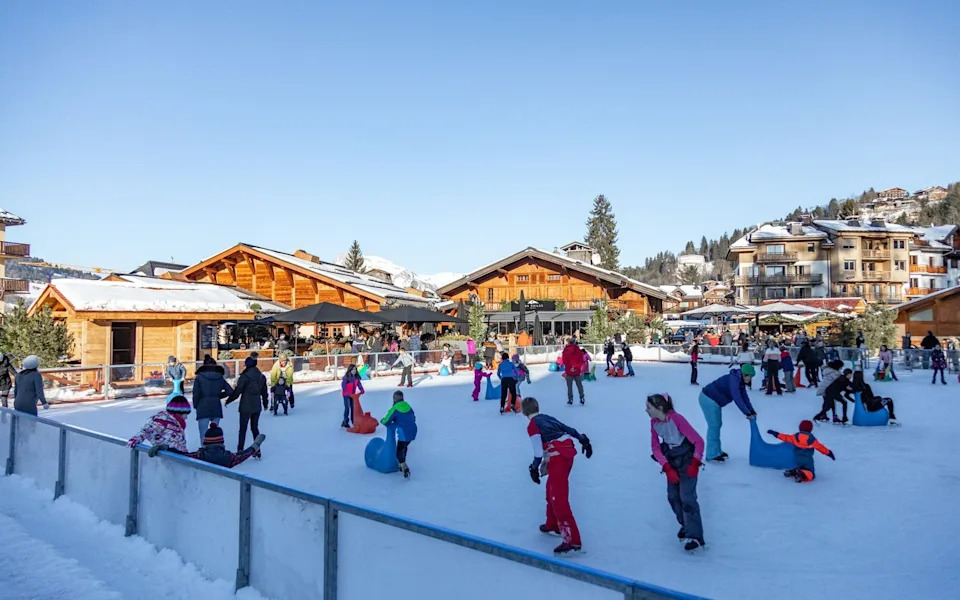 Романтический каток Megève в Place de la Résistance, Франция