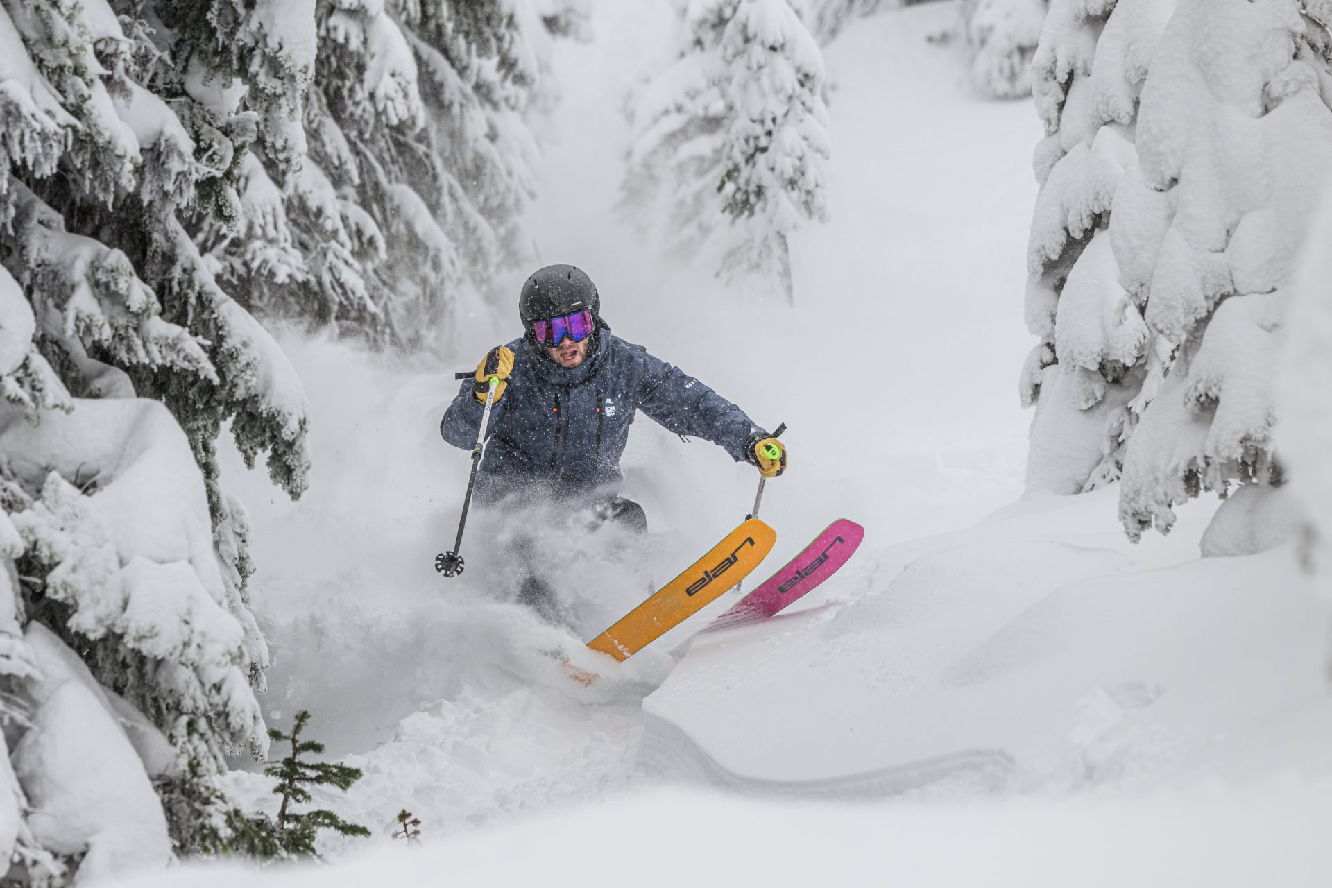 Big White Ski Resort, Британская Колумбия, Канада, показывает одни из лучших лыжных лыж в Северной Америке