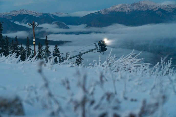 Keystone Resort, CO, проверяет Snowguns в подготовке к началу сезона 2025-26
