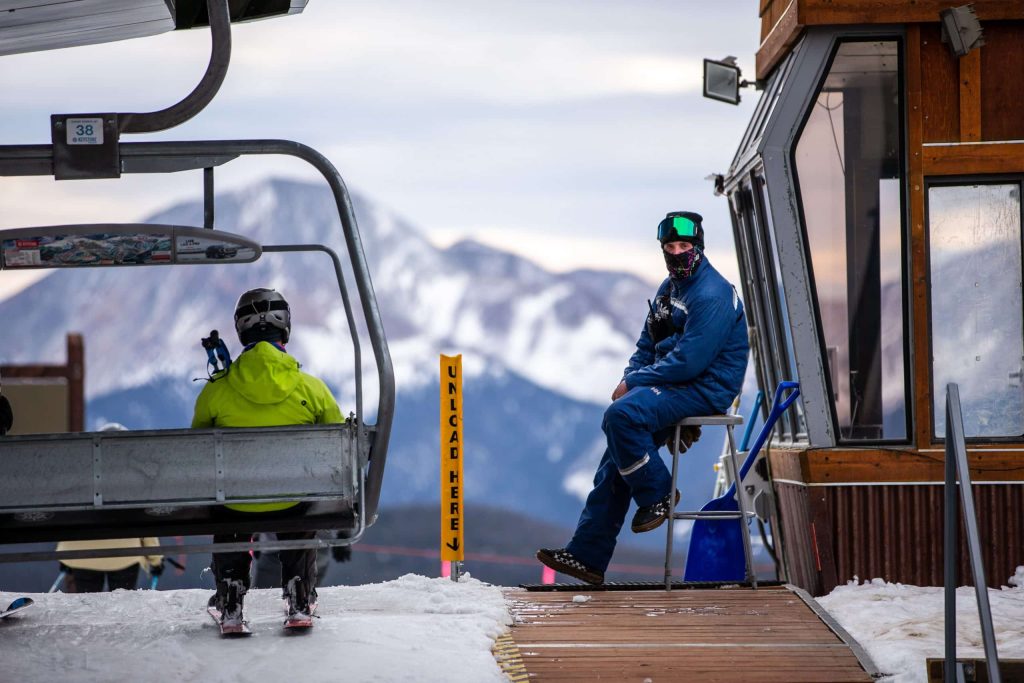 Vail Resorts готовится к меньшему количеству гостей в этот лыжный сезон