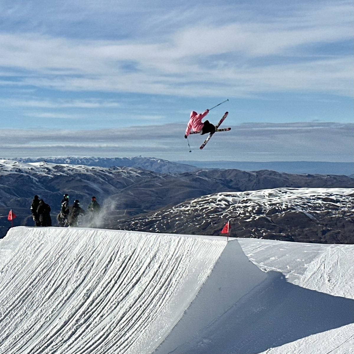 Cardrona Alpine Resort, Новая Зеландия; Финал зимы для иконы Альп