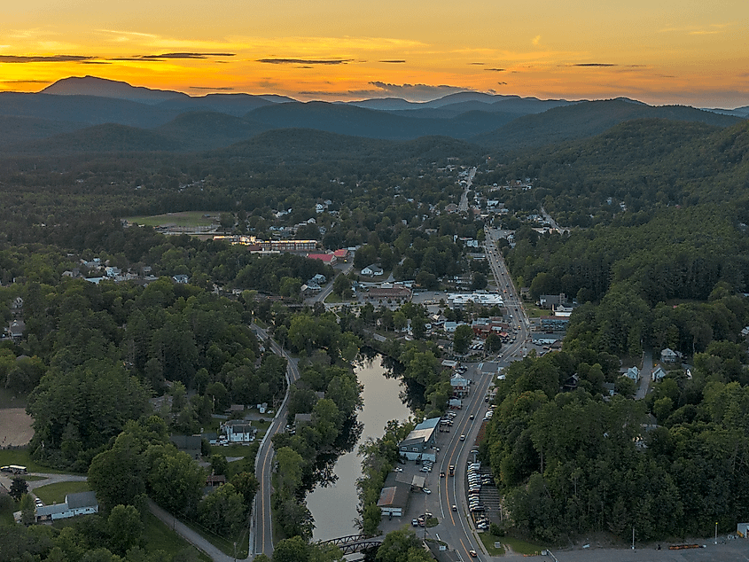 Вид с воздуха на Уорренсбург, Нью-Йорк.