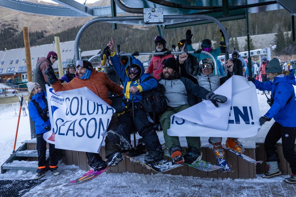 Бассейн Арапахо начинает сезон 2025–26 со дня открытия.