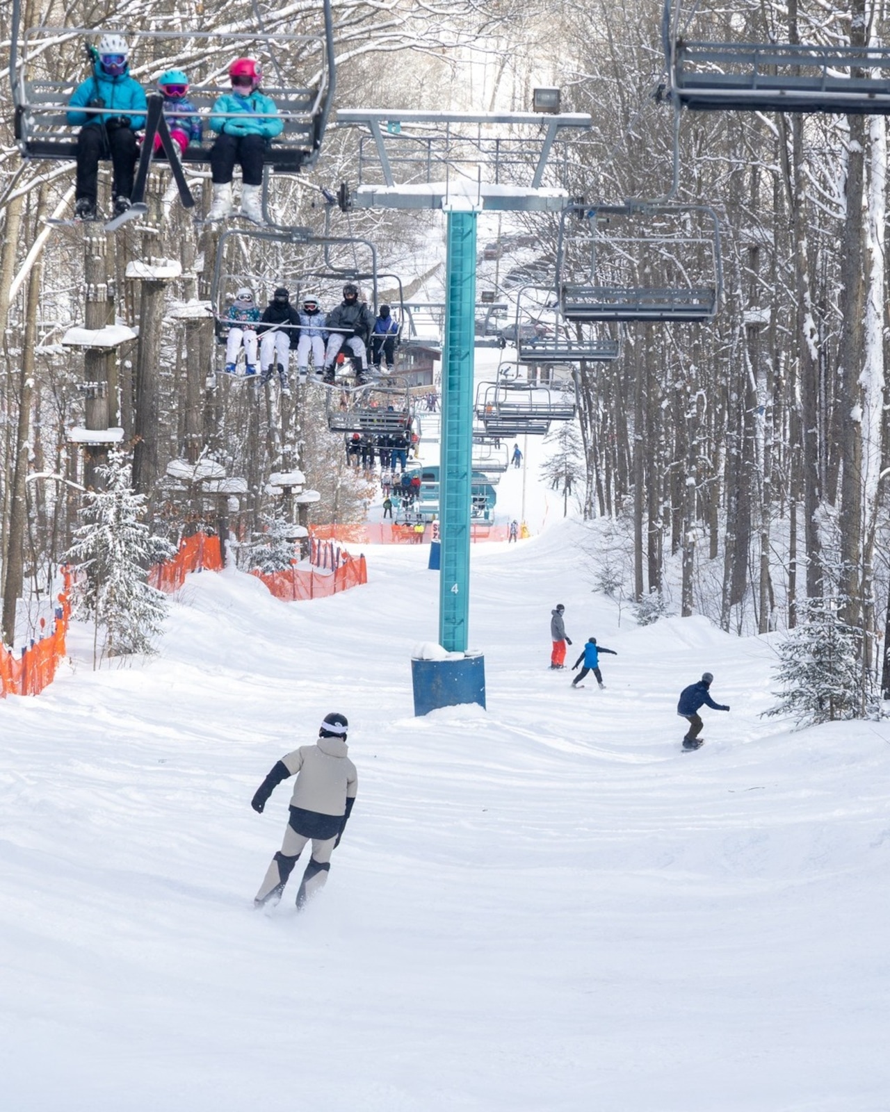 Холидей-Вэлли, Элликотвилл, Нью-Йорк
