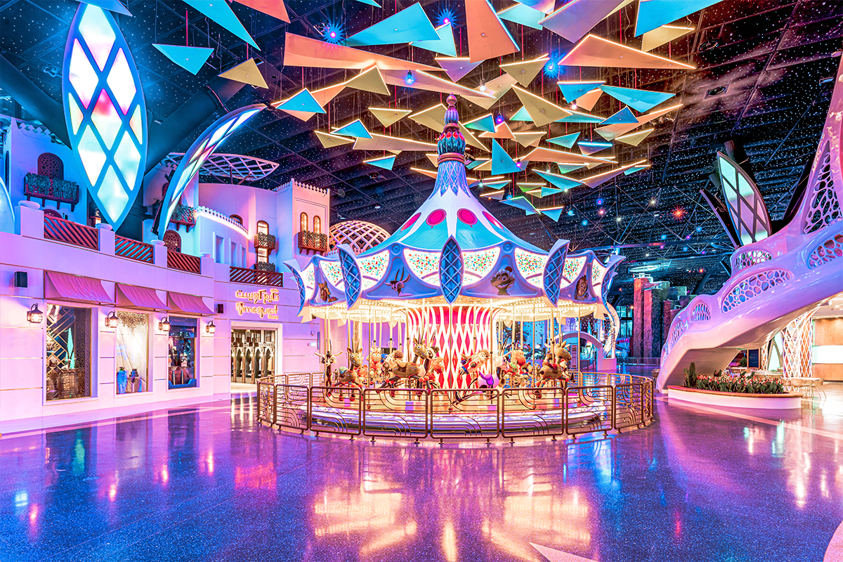 Самые необычные впечатления от путешествий, которые стоит забронировать прямо сейчас, включая лучшие горнолыжные курорты сезона.