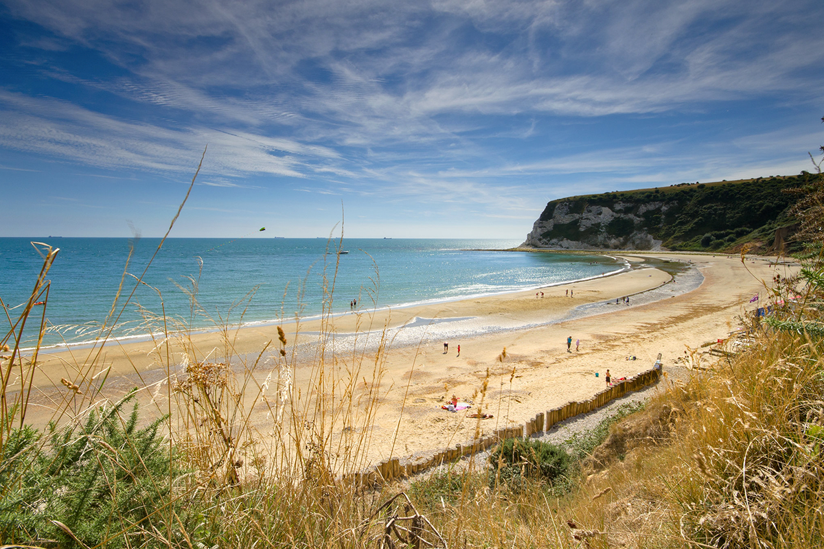 Самые необычные впечатления от путешествий, которые стоит забронировать прямо сейчас, включая лучшие горнолыжные курорты сезона.