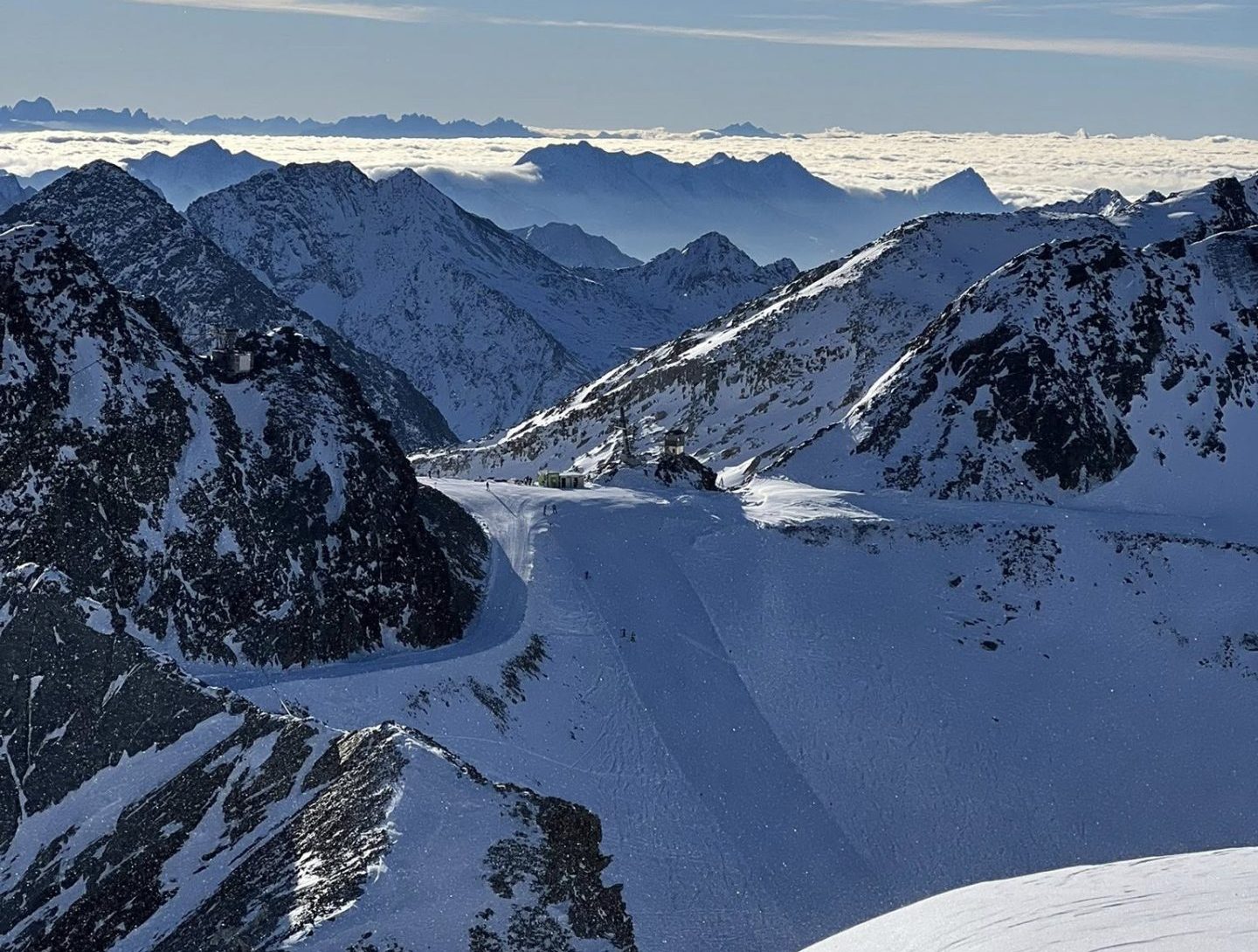 20-летний бельгийский лыжник серьезно пострадал в результате несчастного случая на леднике Штубай, Австрия