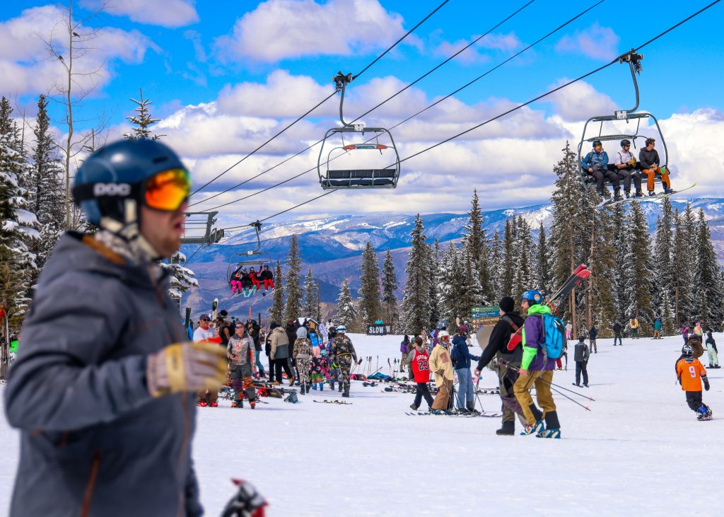 День открытия Snowmass намечен на День Благодарения, в зависимости от погоды