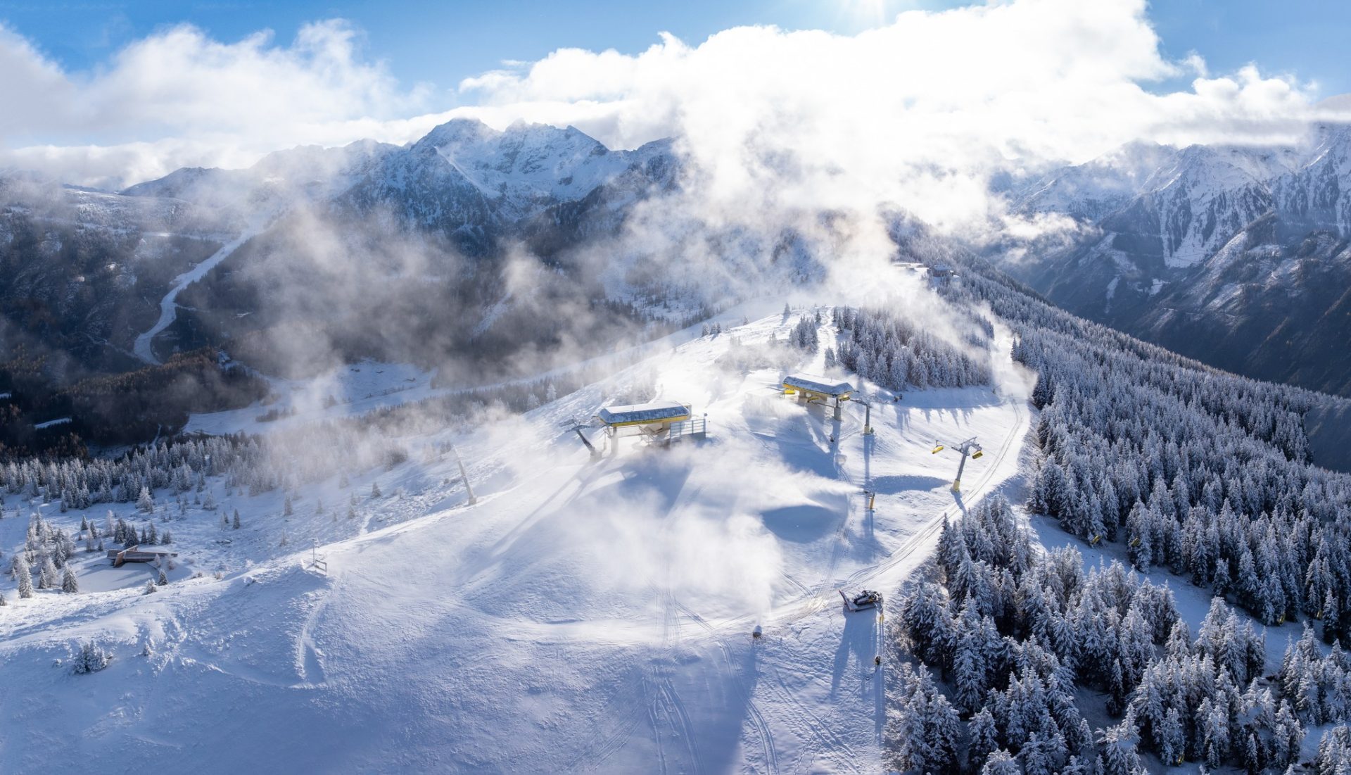 Несчастный случай во время катания вне трасс унес жизнь 42-летнего лыжника на австрийском горнолыжном курорте