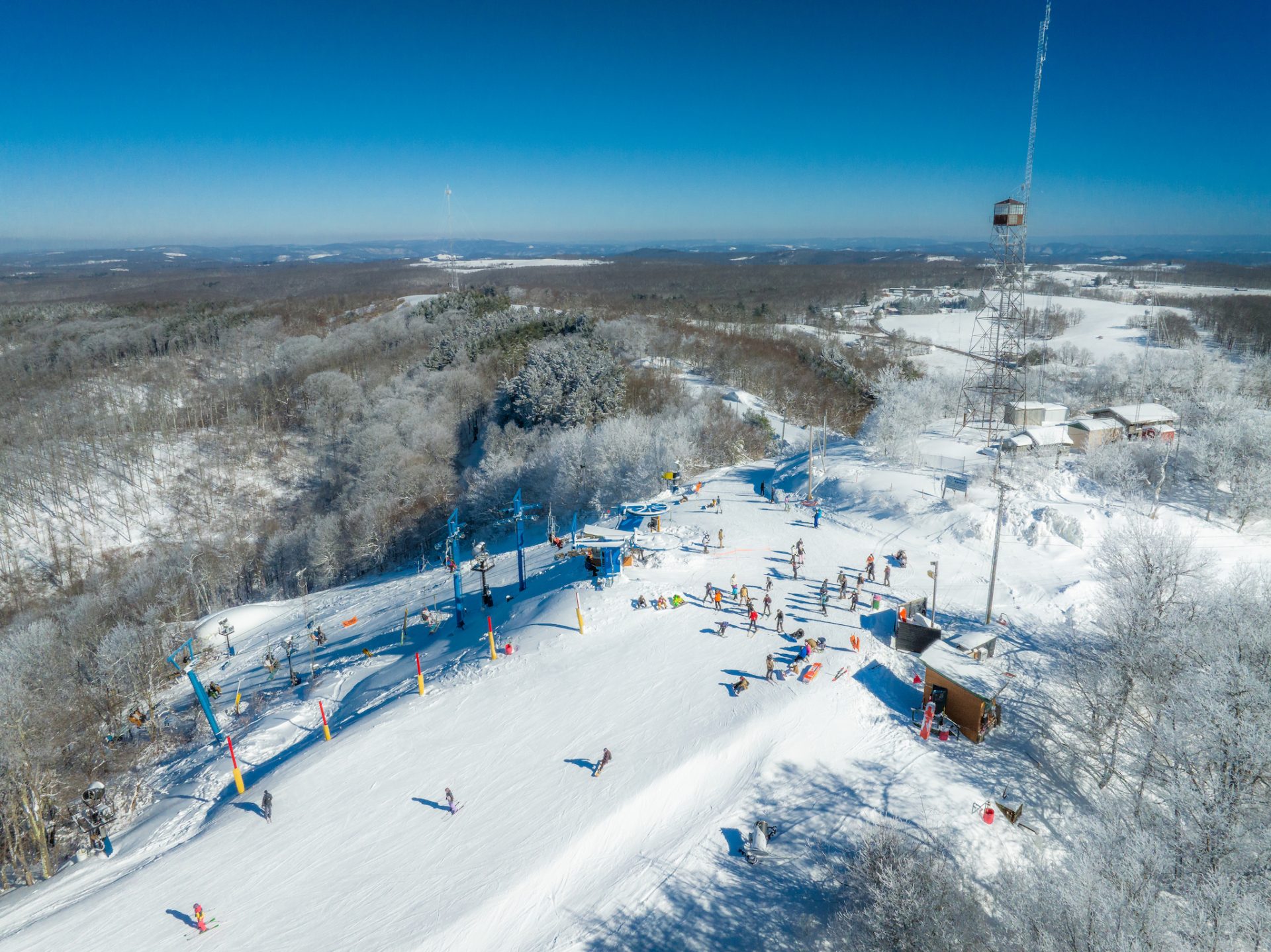 Предварительный обзор обновлений и улучшений на горнолыжном курорте Винтерплейс, штат Западная Вирджиния, в преддверии сезона 2025–2026 гг.