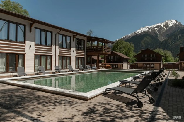 10 лучших гостиниц Архыза с подогреваемым бассейном и панорамным видом на горы