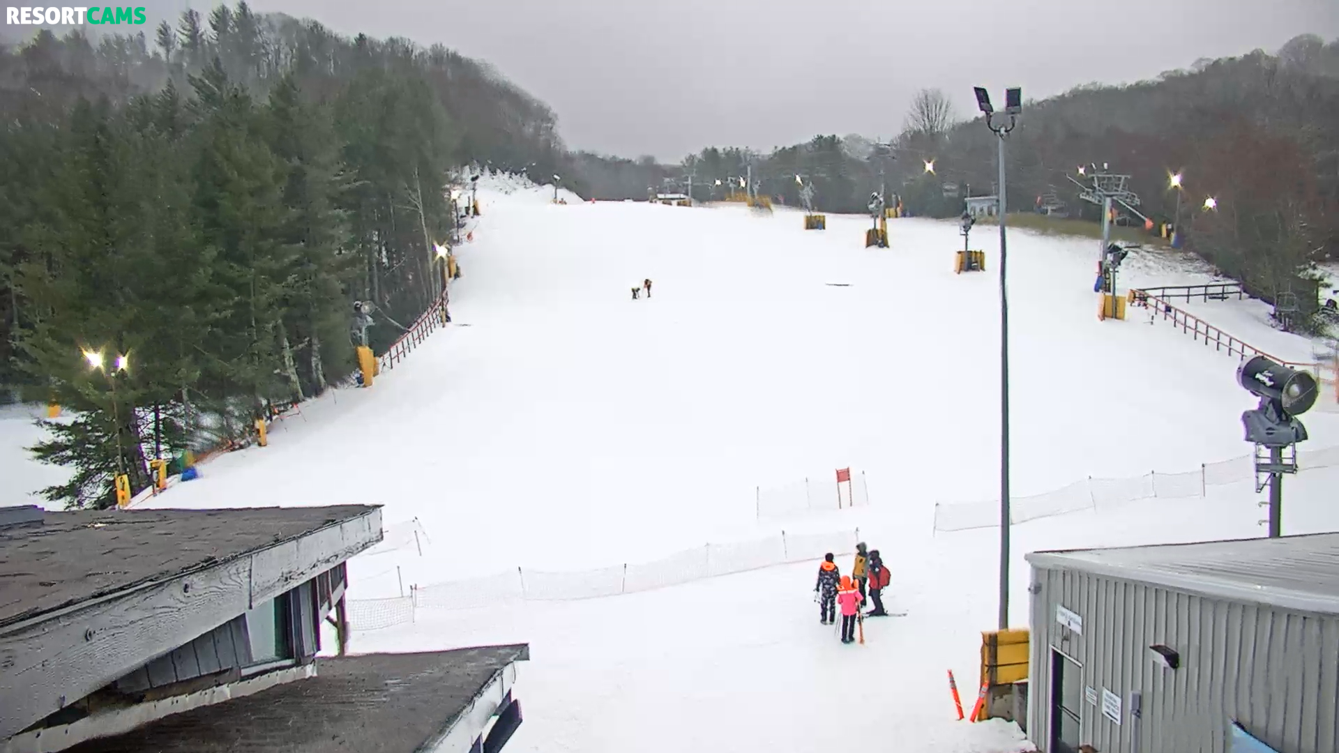 Воскресная прогулка и немного натурального снега для удовольствия