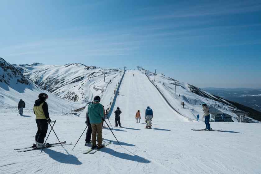 Ski-resort_kfyituycqis7hevmaxo9va_ax2mffyrtv6439eqez92jg - мир путешествий и путешествий Горнолыжный курорт