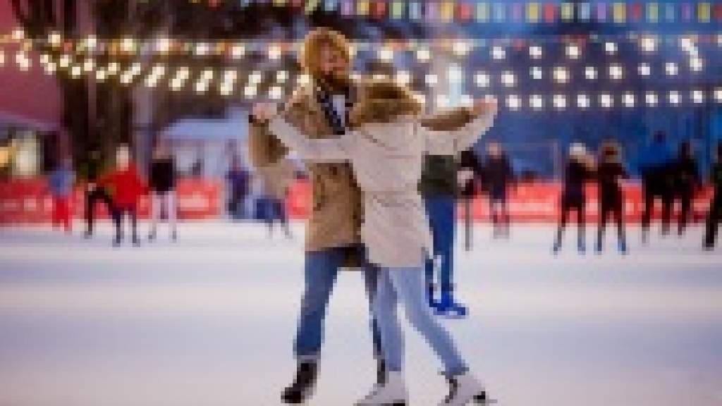 Чем заняться в Москве на новогодних праздниках 2026: каток, горнолыжный курорт и трассы для беговых лыж в Москве Чем заняться в Москве на новогодних праздниках 2026: каток, горнолыжный курорт и трассы для беговых лыж в Москве