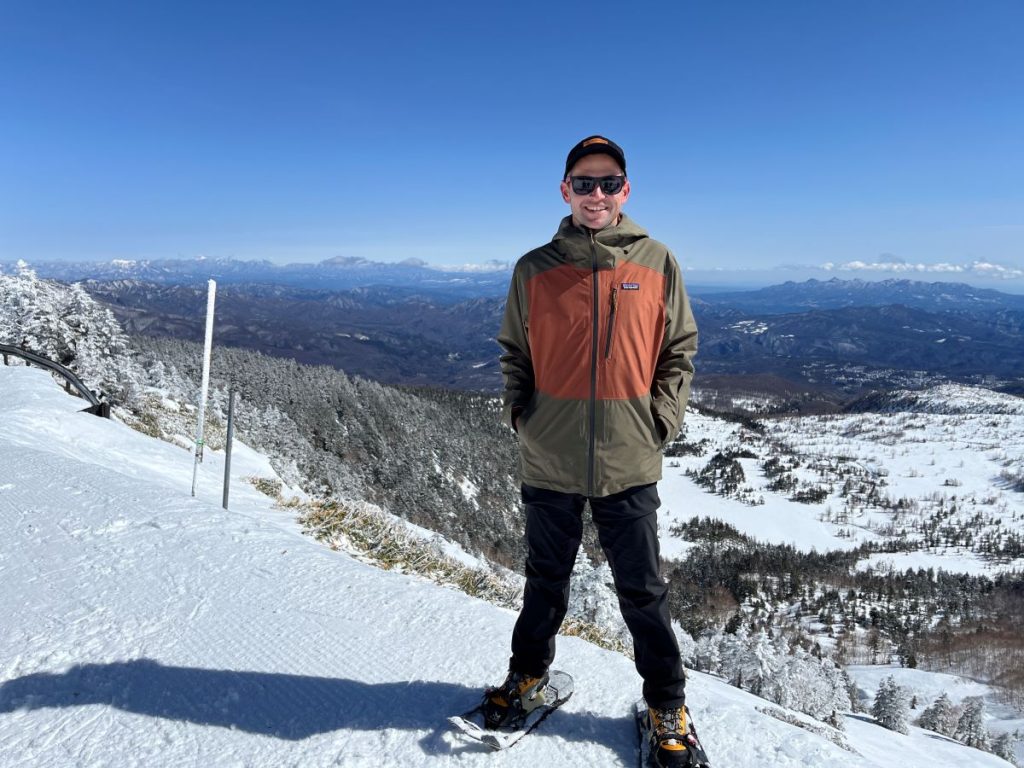 В поисках нового зимнего направления попробуйте сбежать на снегоступах в суровых глубинах Японии