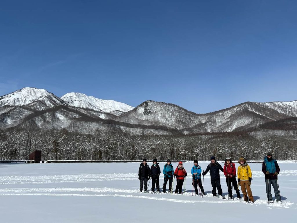 В поисках нового зимнего направления попробуйте сбежать на снегоступах в суровых глубинах Японии