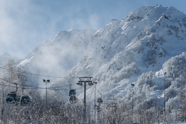 «Роза Хутор» запускает продажу однодневных ски-пассов и вечерних сеансов катания