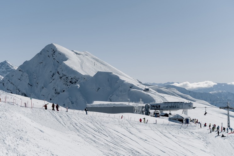 «Роза Хутор» запускает продажу однодневных ски-пассов и вечерних сеансов катания