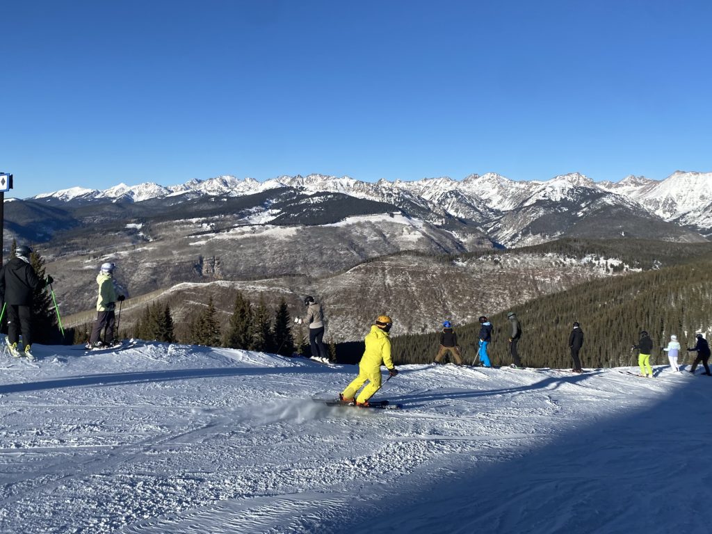 Поскольку билеты на подъемники в Вейле достигают 356 долларов в день, предложения по бездорожью продолжают отставать.