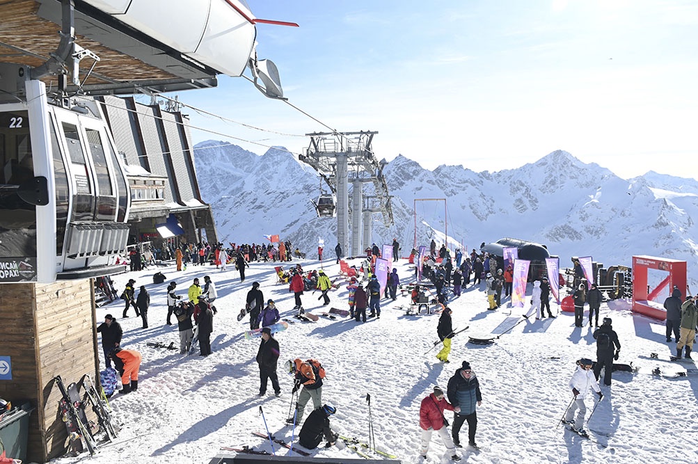 Лыжные курорты России: идеальные направления для новогоднего отдыха