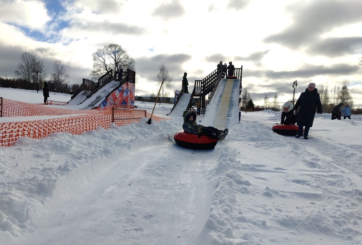 Где покататься на «ватрушках» в Подмосковье: 20 лучших тюбинговых трасс