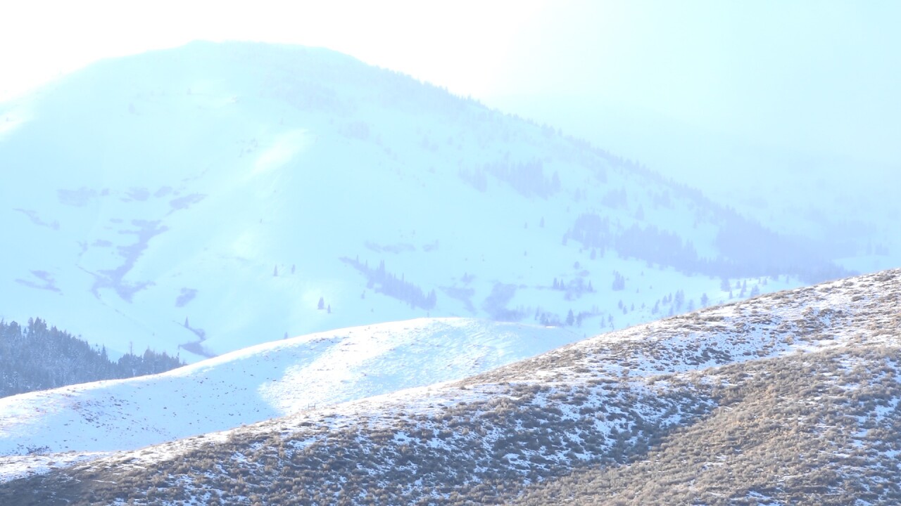 Пик 1, высота 9 147 футов.