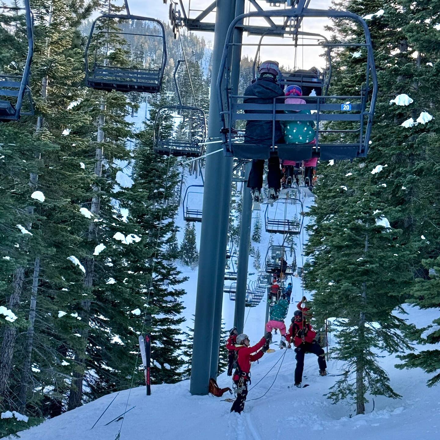 Объяснение эвакуации кресельного подъемника Heavenly Boulder
